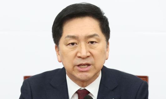 김기현 국민의힘 대표가 10일 서울 여의도 국회에서 열린 최고위원회의에서 발언을 하고 있다. 뉴시스