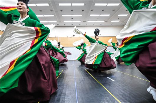 ‘춘앵무’ 시연 장면.