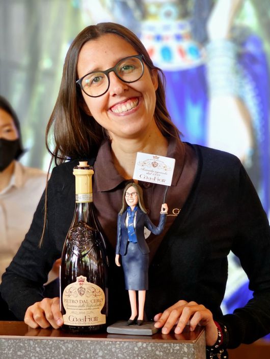 루가나 카 데이 프라티(Ca'dei Frati)를 소개하는 마리아 끼아라 달 체로.