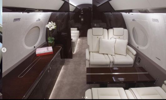 블랙핑크 멤버가 이용하는 전용기 내부