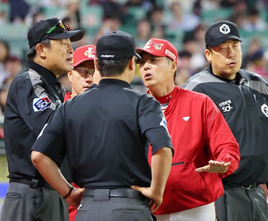 김원형 감독, 강한 어필. 연합뉴스