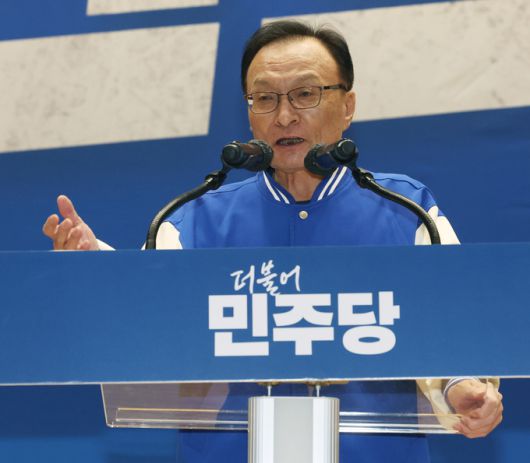 이해찬 더불어민주당 상임공동선대위원장이 지난 17일 서울 여의도 국회 의원회관에서 열린 제22대 총선 후보자 대회에서 인사말을 하고 있다. 뉴시스