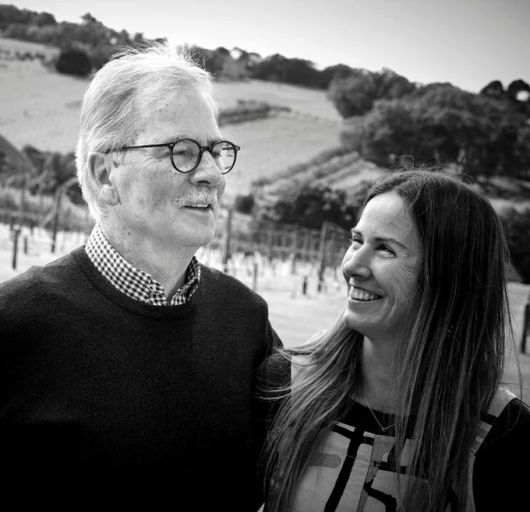 존 미첼과 하이디 부부. 홈페이지