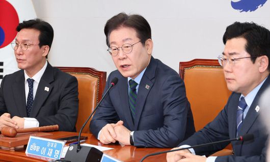 더불어민주당 이재명 대표가 21일 서울 여의도 국회에서 열린 최고위원회의에서 발언하고 있다. 연합뉴스