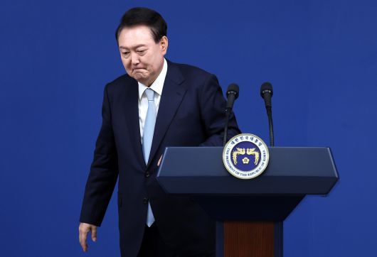 지난 2024년 8월 29일 윤석열 전 대통령이 서울 용산 대통령실청사 브리핑룸에서 국정브리핑 및 기자회견을 마치고 퇴장하는 모습. 뉴스1