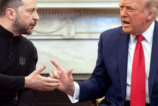 볼로디미르 젤렌스키 우크라이나 대통령(왼쪽)과 도널드 트럼프 미국 대통령이 지난 2월28일 백악관에서 정상회담을 하는 도중 격한 언쟁을 벌이고 있다. AFP연합뉴스