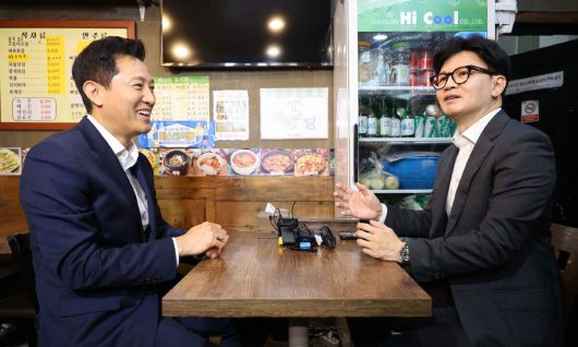 오세훈 서울시장(왼쪽), 한동훈 국민의힘 대선 경선 후보. 뉴시스