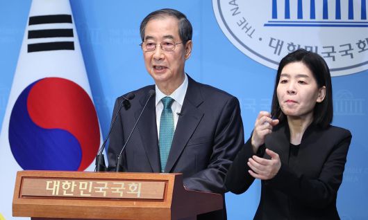 무소속 한덕수 대선 예비후보가 지난 2일 서울 여의도 국회 소통관에서 대선 출마 기자회견을 하고 있다. 뉴시스