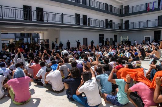 지난 2월 범죄 조직에 속아 미얀마 미야와디에 납치, 감금된 온라인 사기 범죄에 동원된 외국인 피해자들이 풀려난 모습. 로이터 연합뉴스