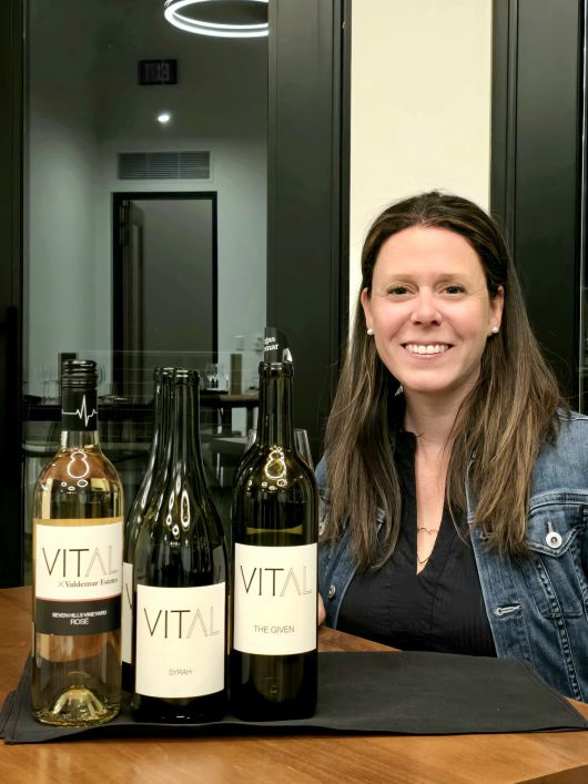 바이탈 이사 Maddie Richards.