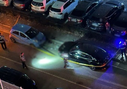 지난해 12월25일 오후 경남 사천시 한 아파트에서 10대 남성이 또래 여학생을 흉기로 살해한 사건이 발생해 경찰이 현장을 조사하고 있다. 뉴스1