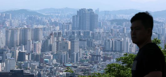 지난 25일 서울 남산에서 바라본 서울시내 아파트단지 모습. 뉴스1