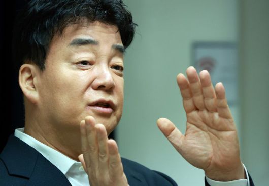 백종원 더본코리아 대표가 지난 3월28일 서울 서초구 스페이스쉐어 강남역센터에서 열린 정기 주주총회에서 발언하고 있다. 뉴스1