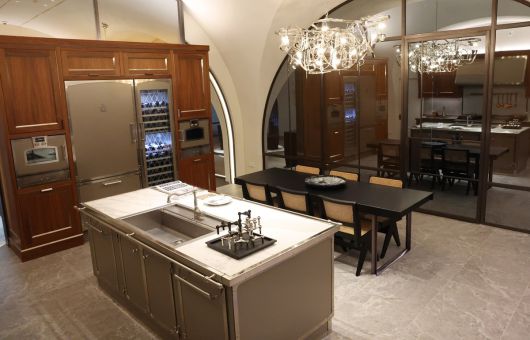 국내 최초 하이엔드 프라이빗 멤버십 클럽 ‘디아드(DYAD)’의 내년 오픈을 앞두고, 서울 강남구 도산공원 인근에서 운영 중인 ‘디아드 멤버스 라운지’의 내부 모습. 한윤종 기자