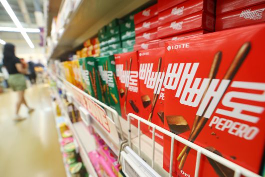 지난 1일 서울의 한 대형마트에 진열된 주요 가공식품. 연합뉴스