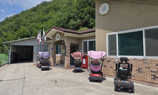 이재명 후보의 고향마을인 안동시 예안면 도촌리경로당.