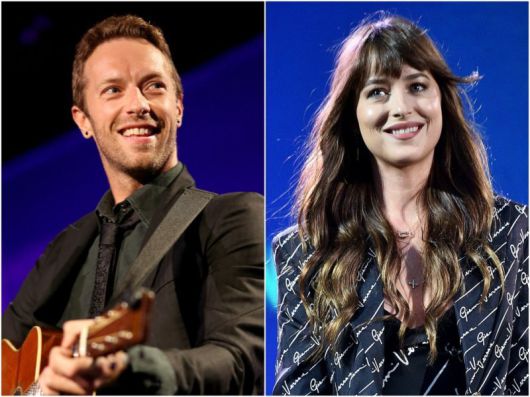 크리스 마틴(왼쪽)과 다코타 존슨.