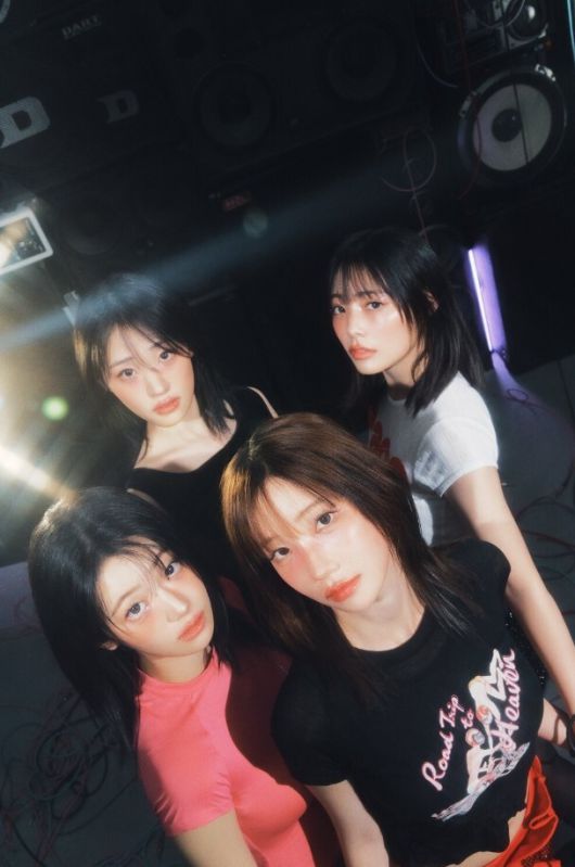 QWER이 미니 3집 '난 네 편이야, 온 세상이 불협일지라도'를 발매했다. 타마고 프로덕션 제공