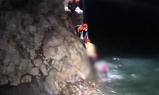 14일 서귀포시 월평포구 사고 구조 현장. 제주도소방안전본부 제공