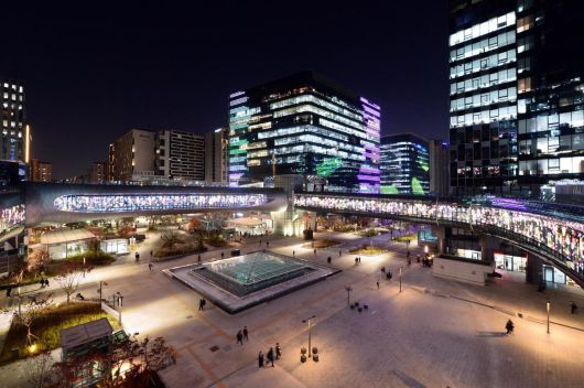 게임 업체들이 몰린 판교 밸리의 판교역. 성남시 제공