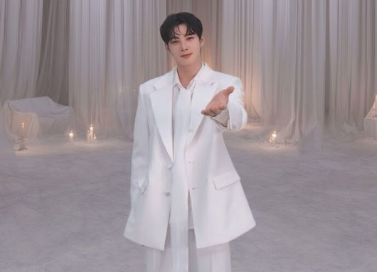 차은우와 함께 하는 영화관 VR 콘서트가 개봉했다. 어메이즈 제공