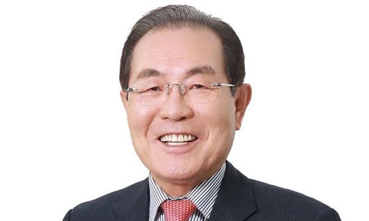 윤동한 한국콜마 회장. 콜마비앤에이치 제공