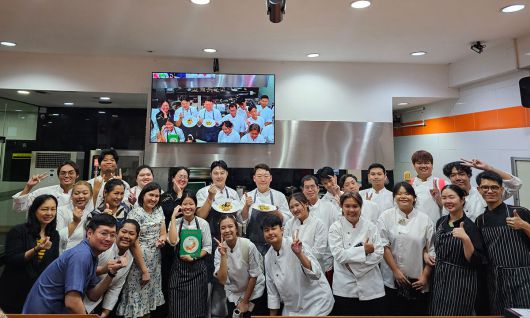 수안 두싯 대학교 초청 수업