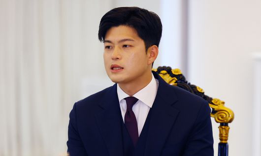 국민의힘 김용태 비상대책위원장이 22일 서울 한남동 관저에서 열린 이재명 대통령과의 여야 지도부 오찬에서 발언하고 있다. 연합뉴스