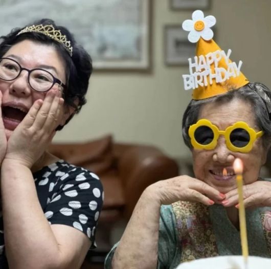 양희은과 그의 모친. 양희은 인스타그램 캡처