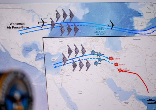 22일(현지시간) 미국 펜타곤에서 열린 브리핑에서 공개된 이란 핵시설에 대한 공습 작전 일정. AFP연합뉴스