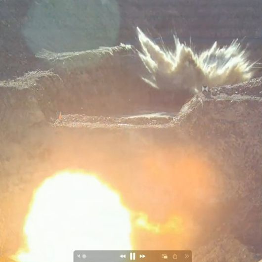 미국 국방부가 공개한 지난 21일(현지시간) 미군 공습으로 폭발하고 있는 이란 핵시설 영상. 미국 국방부 영상 캡처