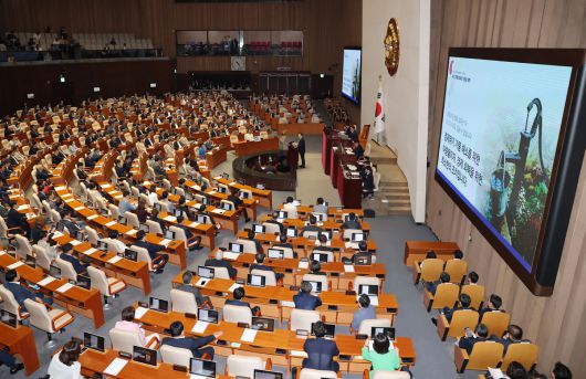 이재명 대통령이 26일 서울 여의도 국회에서 열린 본회의에서 추가경정예산안 시정연설을 하고 있다. 뉴시스