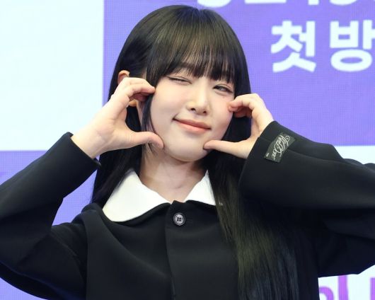 최예나가 BTS 진의 솔로 팬콘서트 무대에 오른다. 뉴스1