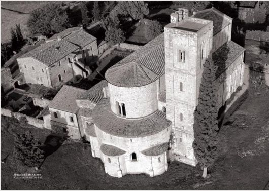 산탄티모 수도원. 브루넬로디몬탈치노협회