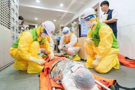 응급환자 의료구호 훈련 모습.