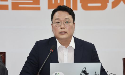 천하람 개혁신당 대표 권한대행 겸 원내대표가 지난 7일 서울 여의도 국회에서 열린 최고위원회의에서 발언하고 있다. 뉴시스