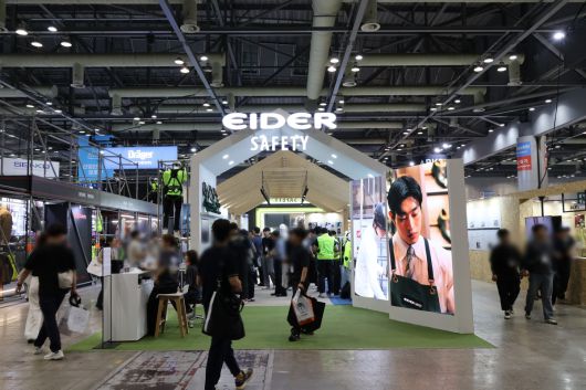 워크웨어 브랜드 아이더세이프티(EIDER SAFETY)가 일산 킨텍스에서 열린 ‘2025 스마트 안전보건박람회(KISS)’에 독립 부스로 첫 참가했다고 11일 밝혔다. 아이더세이프티 제공