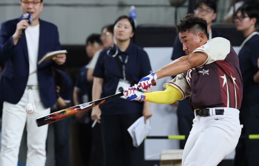 지난 11일 대전 한화생명볼파크에서 열린 KBO 퓨처스 올스타전에서 안현민이 홈런 레이스에 참가하고 있다. 뉴스1