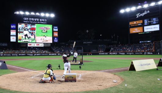 11일 대전 중구 대전한화생명볼파크에서 열린 2025 KBO리그 올스타 프라이데이 홈런더비 결승에서 삼성 디아즈가 타격하고 있다. 뉴시스