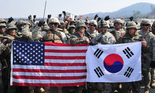 한미 육군 장병들이 연합 도하훈련을 마치고 기념촬영을 하고 있다. 세계일보 자료사진