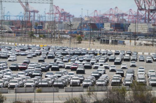 지난 23일(현지시간) 미 캘리포니아 롱비치에 있는 일본 자동차업체 도요타 물류 부지의 모습. AP통신