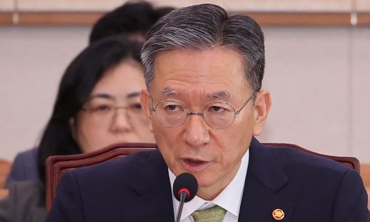 지난 1일 서울 여의도 국회에서 열린 법제사법위원회 전체회의에서 정성호 법무부 장관이 의원질의에 답하고 있다. 연합뉴스