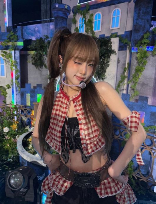 최예나가 '예나 코어'로 컴백했다. 최예나 인스타그램 캡처