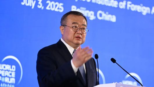 지난달 3일 베이징에서 열린 제13회 세계평화포럼에서 류젠차오 중국 공산당 대외연락부장이 연설하고 있다. AFP·연합뉴스