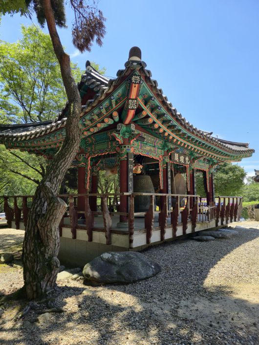 사나사 범종각.