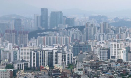 지난 14일 서울 남산에서 바라본 아파트 단지의 모습. 뉴스1