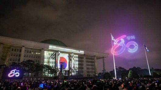 14일 서울 여의도 국회의사당에서 열린 '"제80주년 광복절 전야제"에서 대규모 드론쇼가 펼쳐지고 있다.국가보훈부 제공