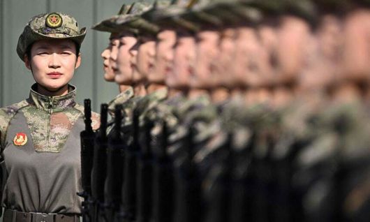 지난 20일 중국 베이징에서 승전 80주년 열병식 예행 연습하는 중국군 모습. AFP연합뉴스