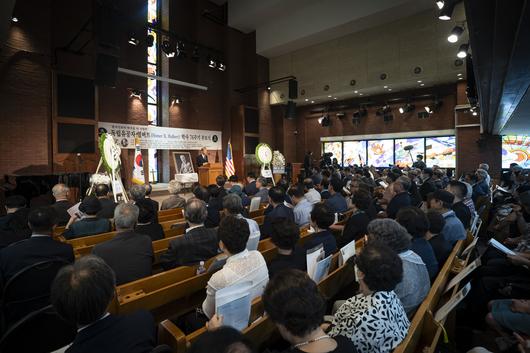 27일 서울 마포구 합정동 양화진 외국인선교사 묘원 내 100주년기념교회 선교기념관에서 열린 헐버트박사 76주기 추모대회 전경. 헐버트박사기념사업회 제공