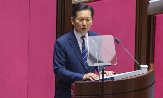 더불어민주당 정청래 대표가 지난 9일 서울 여의도 국회에서 열린 본회의에서 교섭단체 대표 연설을 하고 있다. 연합뉴스